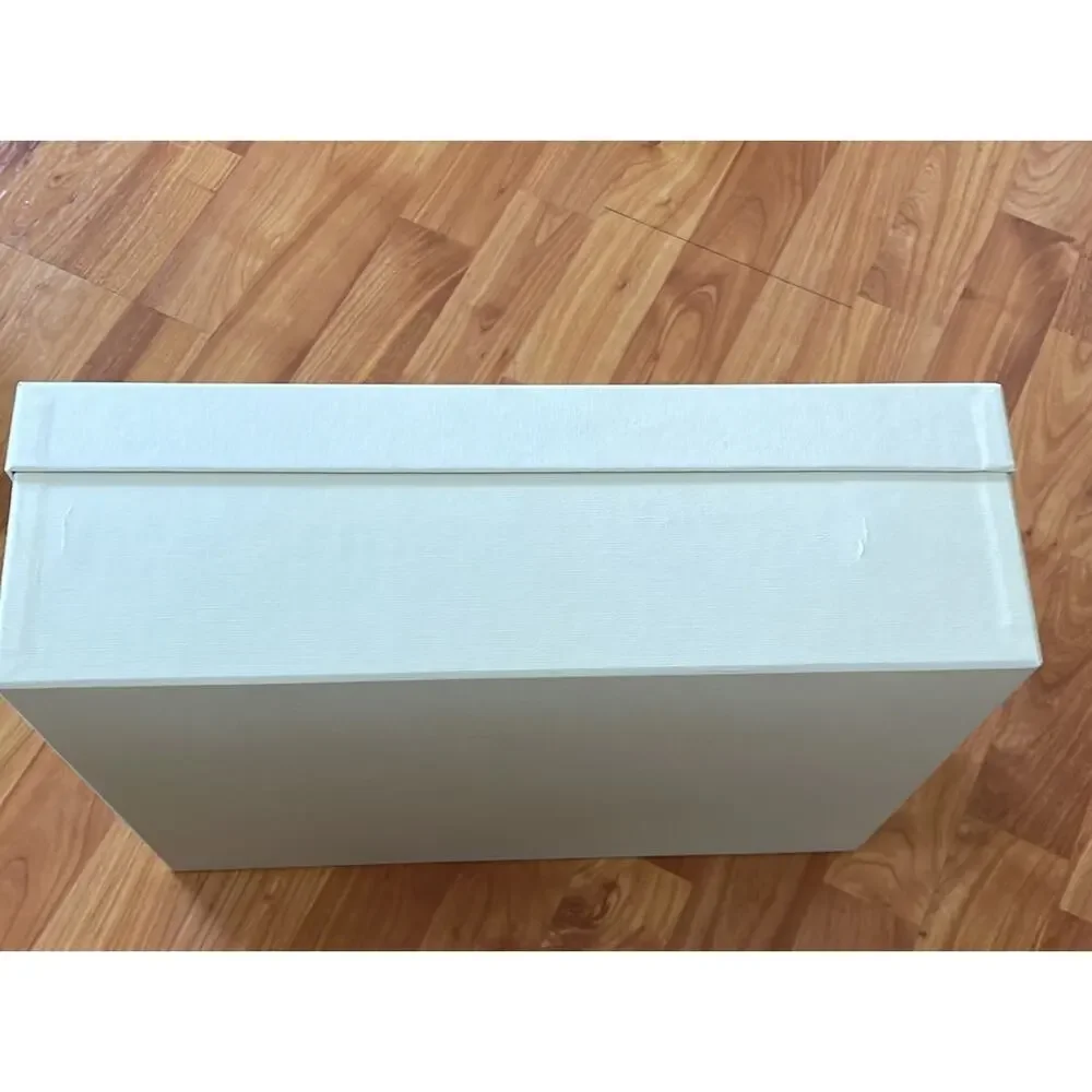 M.Gemi‎ empty hard box